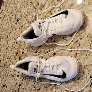 Nike size 12 white volleyball shoes Nike Air Zoom HyperAce
